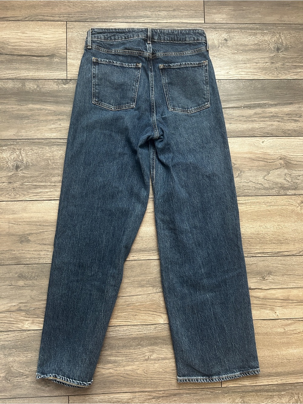 Old Navy women’s Classic High-Rise Wide Leg Jeans in Dark Blue - Picture 4 of 6
